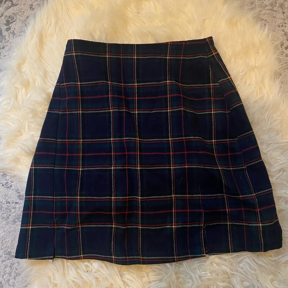 Cute Brandy Melville miniskirt with slits XS